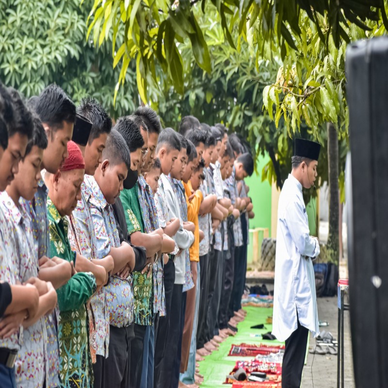 SHOLA DHUHA HARI KEDUA DALAM PROGRAM MORNING SPIRITUAL DI SMK PUSAT KEUNGGULAN SMK SWASTA MUHAMMADIYAH 3 TERPADU PEKANBARU SEKOLAH GO INTERNASIONAL DI RIAU