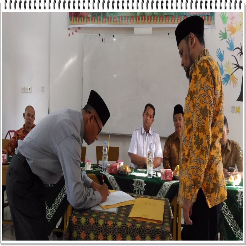 SERAH TERIMA JABATAN KEPSEK SMK MUTI PEKANBARU